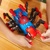 Spiderman Spider-Man Crawl 'N Blast chodiaci pavúk striela vodou od Hasbro